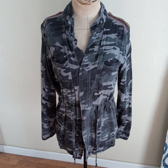 Shirt - Picture 1 of 2